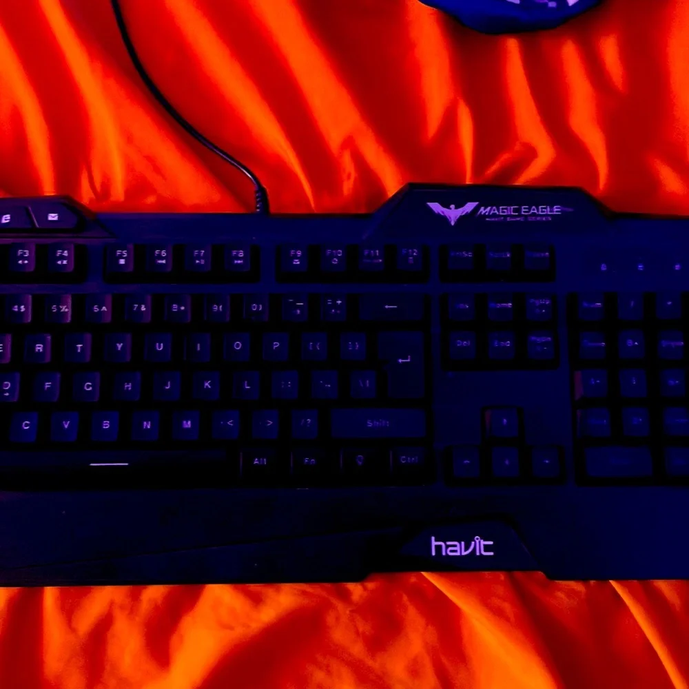 Magic eagle gaming keyboard with 5 different color modes